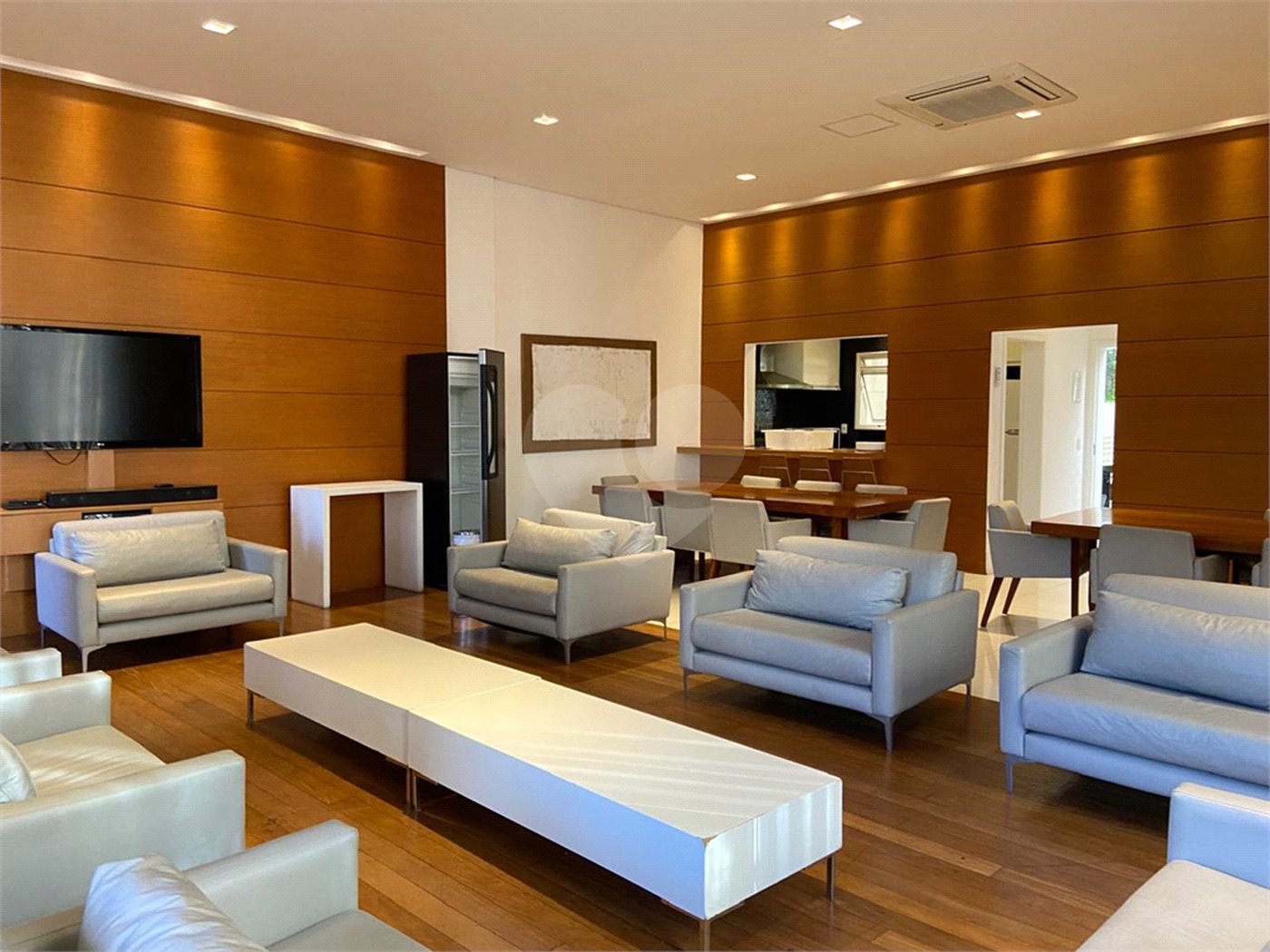 Apartamento à venda com 3 suítes em Vila Gomes Cardim, São Paulo, SP
