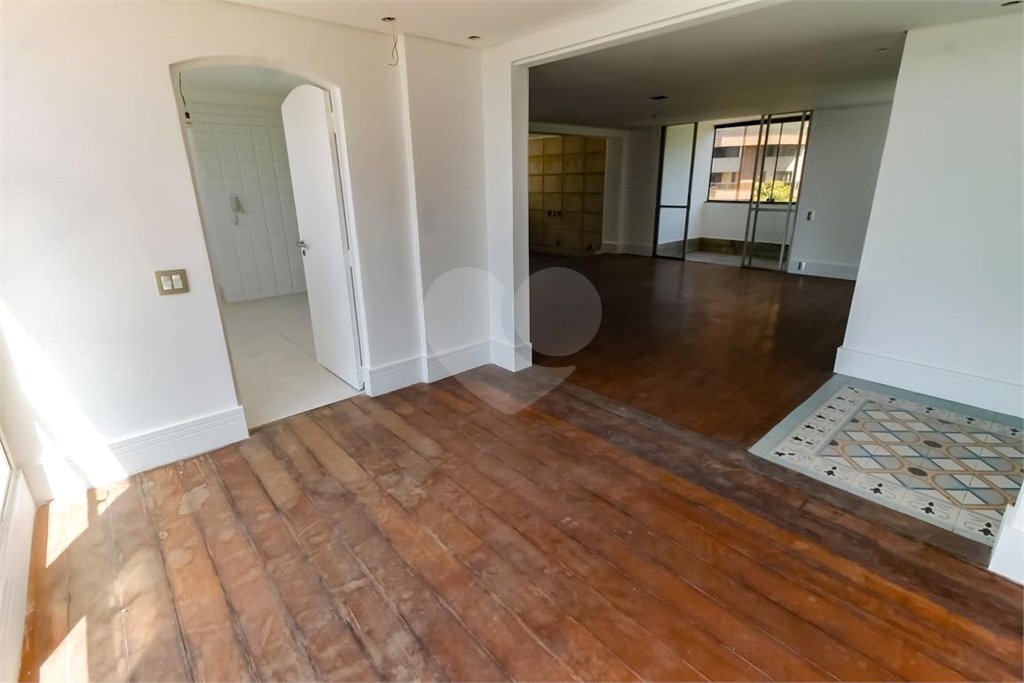 Apartamento à venda com 3 quartos, sendo 2 suítes, em Vila Andrade, São Paulo, SP