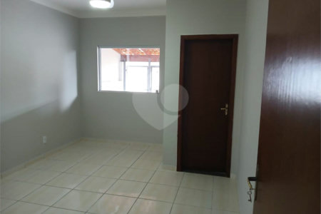 Casa de Vila à venda com 3 quartos, sendo 1 suíte, em Jardim Wanel Ville V, Sorocaba, SP