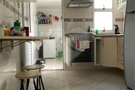 Casa à venda com 3 quartos, sendo 2 suítes,  no condomínio Residencial Jardins, São Bernardo do Campo - SP