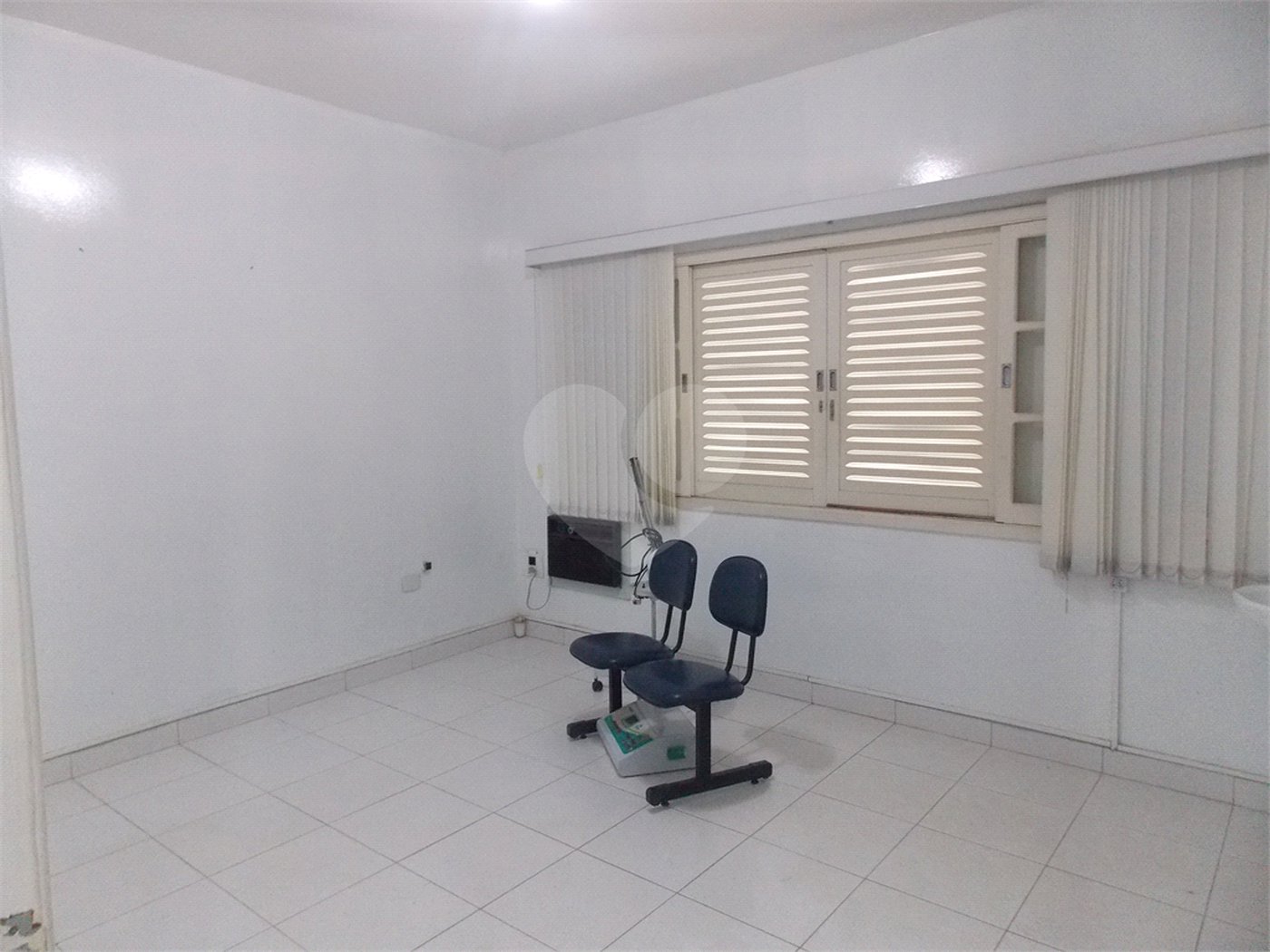 Casa à venda ou para alugar com 15 quartos, sendo 5 suítes,  no Centro, Atibaia, SP