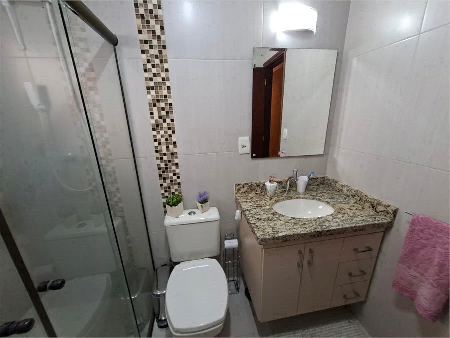 Sobrado à venda com 3 quartos, sendo 1 suíte,  em Jardim Bonfiglioli, São Paulo, SP