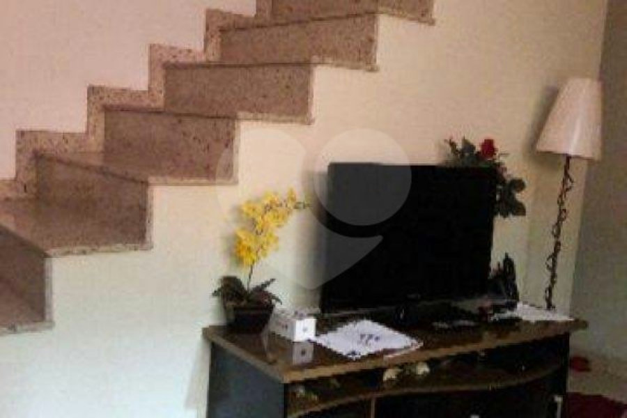 Casa à venda com 3 quartos, sendo 1 suíte, no condomínio Elias Imóveis - Ida Boschetti, São Paulo - SP