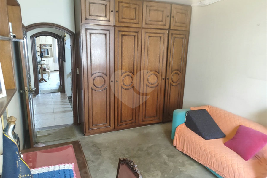 Casa à venda com 4 quartos, sendo 2 suítes, no condomínio Chácara das Rosas, São Paulo - SP