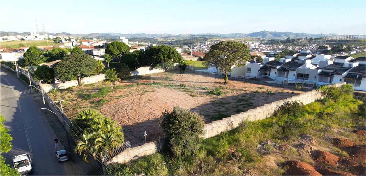 Terreno à venda em Granjas Santa Terezinha, Taubaté, SP