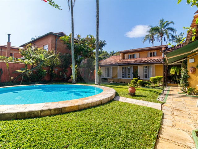Casa à venda com 3 quartos, sendo 2 suítes,  em Interlagos, São Paulo, SP