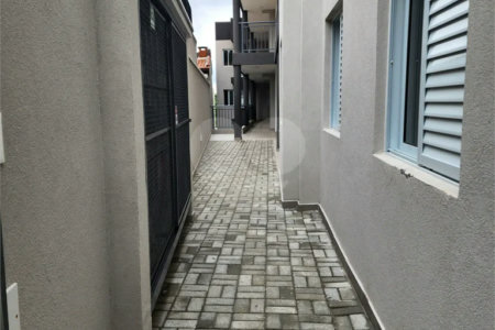 Casa à venda com 2 quartos, sendo 1 suíte, no condomínio Residencial Sanches, São Paulo - SP