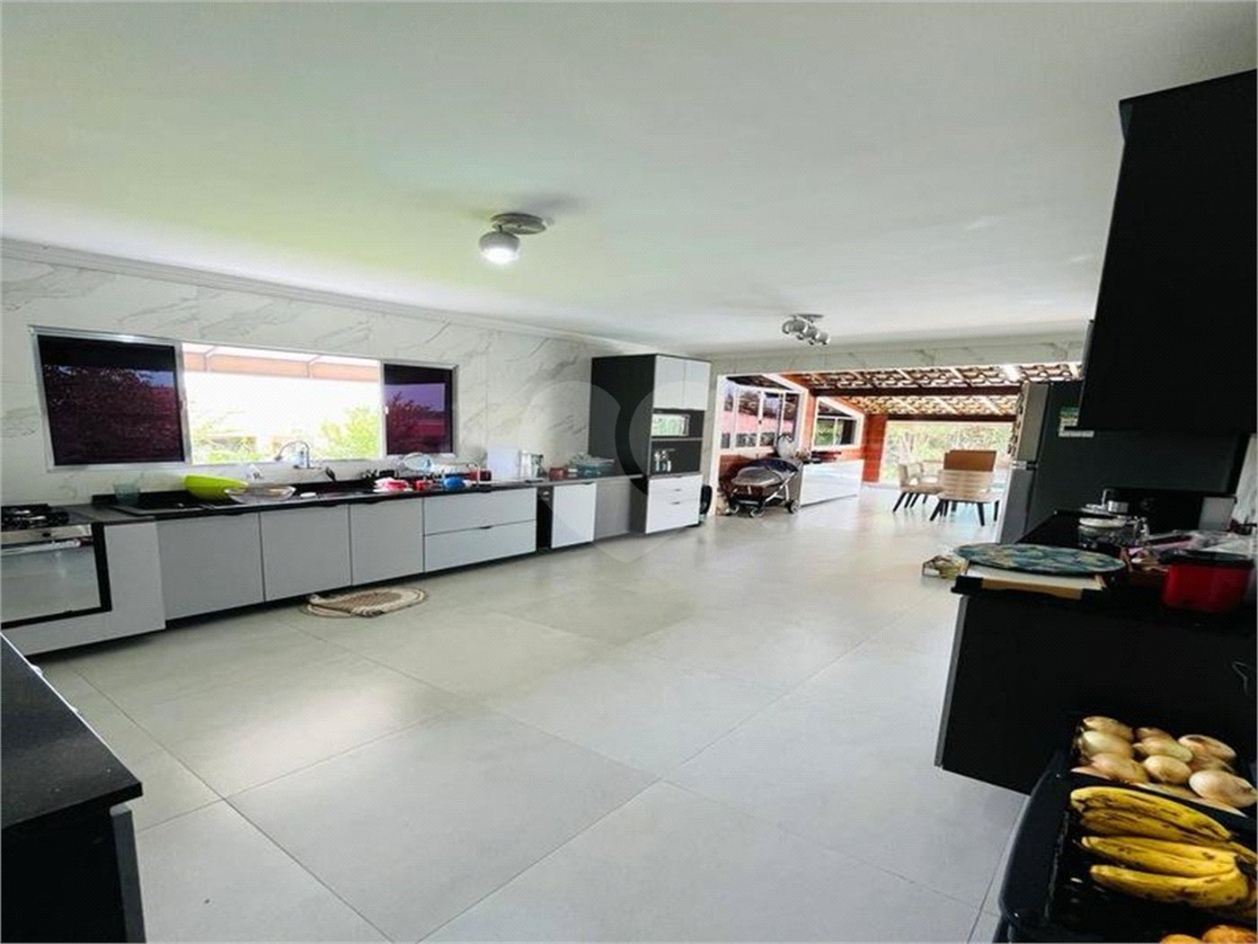 Casa à venda com 4 suítes no condomínio Vale do Lago, Sorocaba - SP