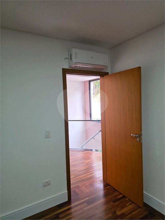 Casa à venda com 3 suítes no condomínio Hills, Arujá - SP