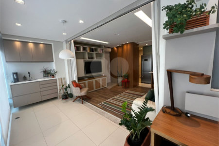 Apartamento à venda com 2 suítes em Indianópolis, São Paulo, SP