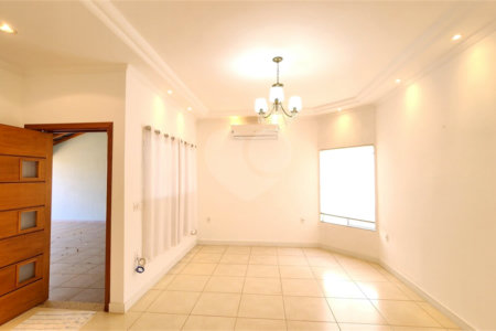 Casa à venda com 3 quartos, sendo 1 suíte, no condomínio Veneto, Araraquara - SP