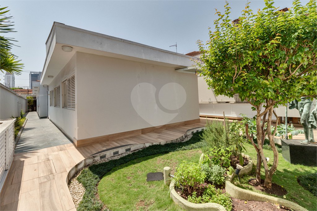 Casa Térrea à venda com 4 quartos, sendo 3 suítes, em Brooklin, São Paulo, SP