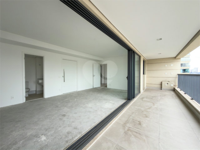 Apartamento à venda com 3 suítes em Vila Nova Conceição, São Paulo, SP