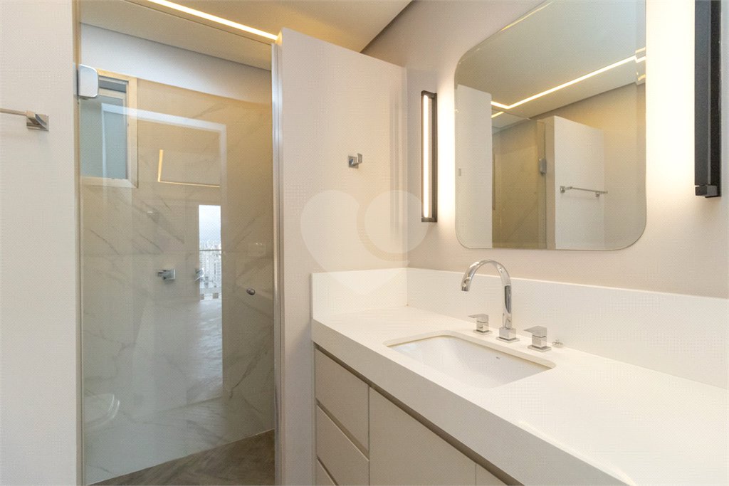 Apartamento à venda com 3 quartos, sendo 1 suíte,  em Indianópolis, São Paulo, SP
