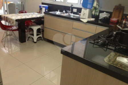 Sobrado à venda com 3 quartos, sendo 1 suíte, em Vila Mazzei, São Paulo, SP