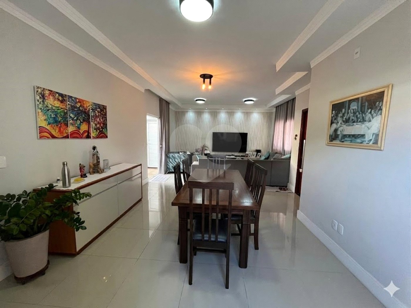 Casa à venda com 3 quartos, sendo 1 suíte, no condomínio Villa Suiça, Sorocaba - SP