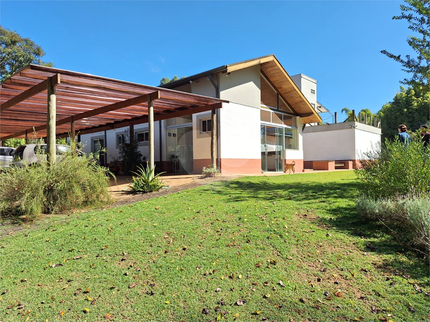 Chácara à venda com 3 quartos, sendo 1 suíte, em Chácara de Recreio Jardim Alvorada, Botucatu, SP