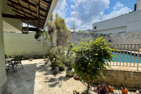 Casa à venda com 5 quartos, sendo 1 suíte, no condomínio Residencial Green Ville, Rio de Janeiro - RJ