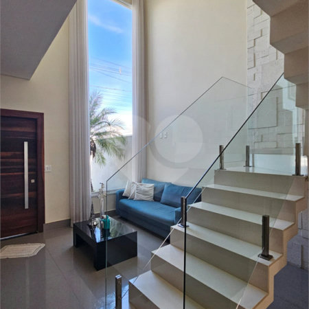 Casa à venda com 3 quartos, sendo 1 suíte, no condomínio Parque Real, Indaiatuba - SP