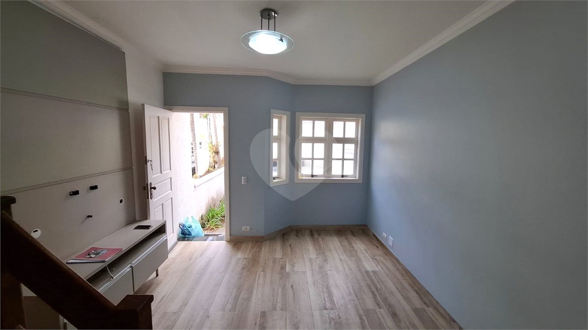 Casa à venda com 2 suítes no condomínio Village Palmas, São Paulo - SP