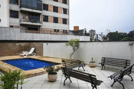 Casa à venda com 5 suítes em Jardim Londrina, São Paulo, SP