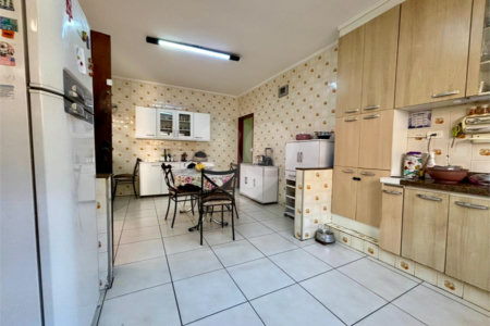 Casa à venda com 3 quartos, sendo 2 suítes, em Vila Rosália, Guarulhos, SP