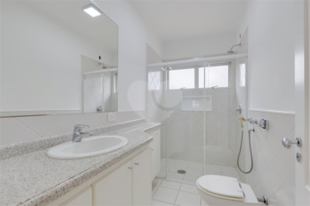 Casa de Vila à venda com 3 quartos, sendo 2 suítes, em Santo Amaro, São Paulo, SP