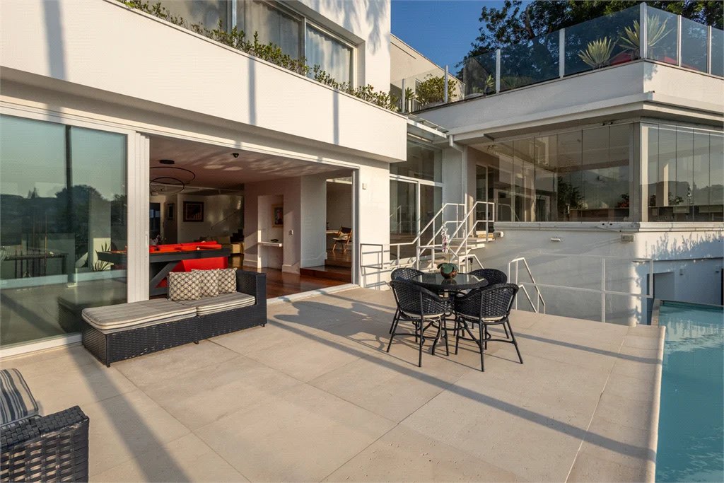 Casa à venda com 4 suítes em Jardim Guedala, São Paulo, SP