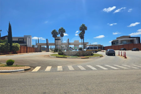 Casa à venda com 3 quartos, sendo 1 suíte,  no condomínio Golden Ville, Itapetininga - SP