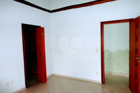 Casa à venda com 4 suítes no condomínio Estância Marambaia, Vinhedo - SP
