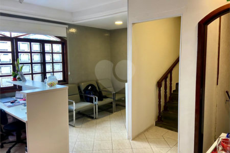 Sobrado à venda com 3 quartos, sendo 1 suíte, em Vila Gomes Cardim, São Paulo, SP