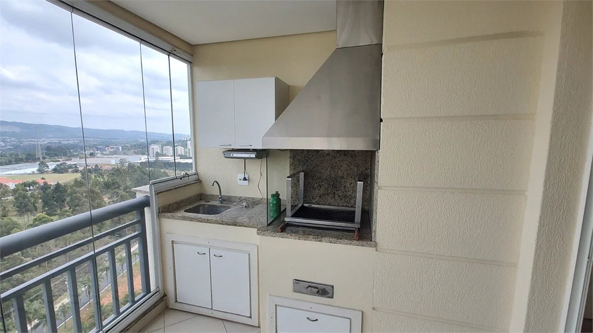Apartamento para alugar com 3 suítes em Tamboré, Santana de Parnaíba, SP