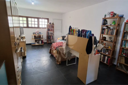 Sobrado à venda | 740 m² | 5 dormitórios (1 suíte) no Bom Retiro!