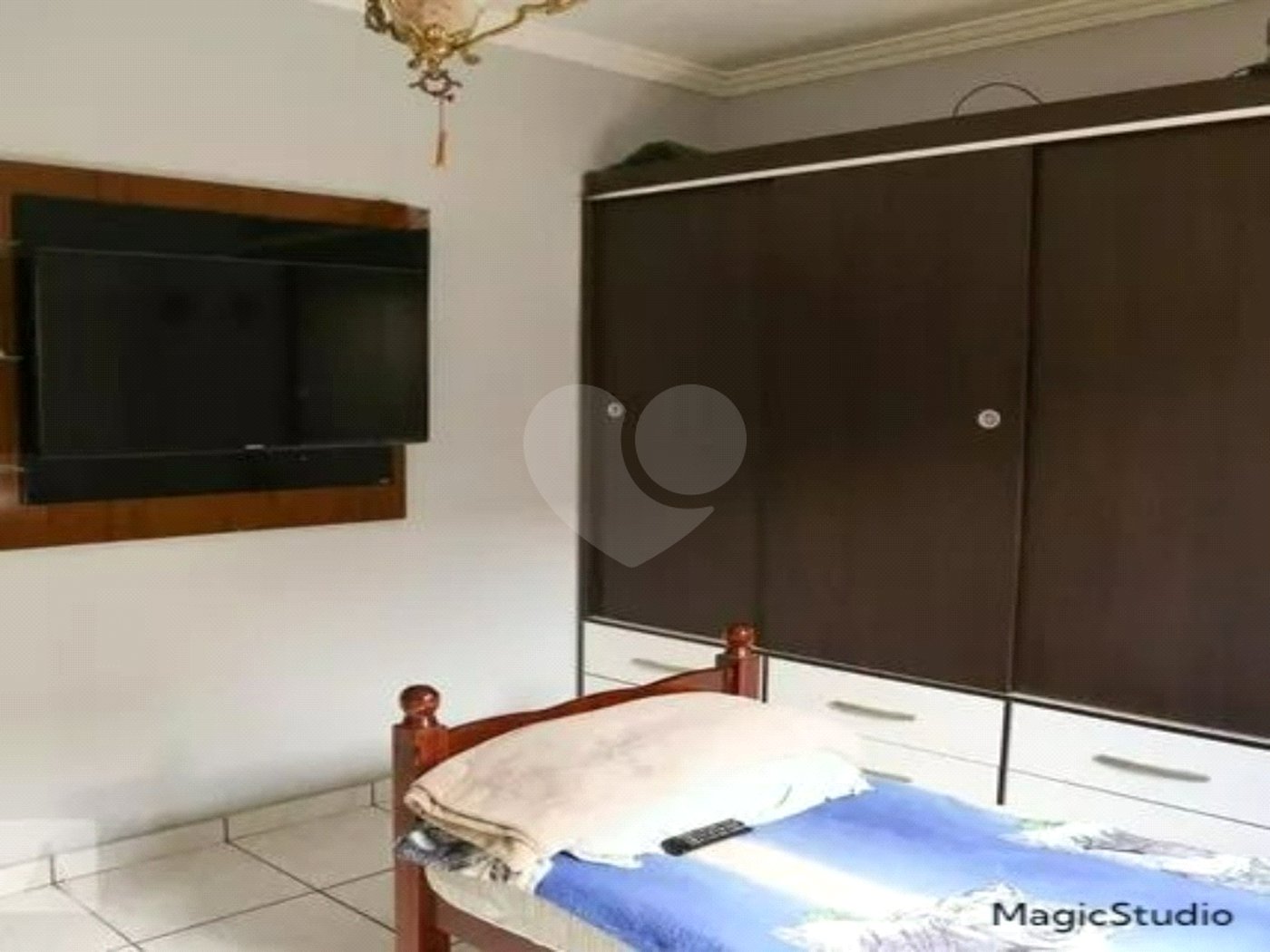 Casa com 120m² , 4 dormitórios , sendo 1 suíte , 3 vagas de garagem , à venda no Jabaquara.