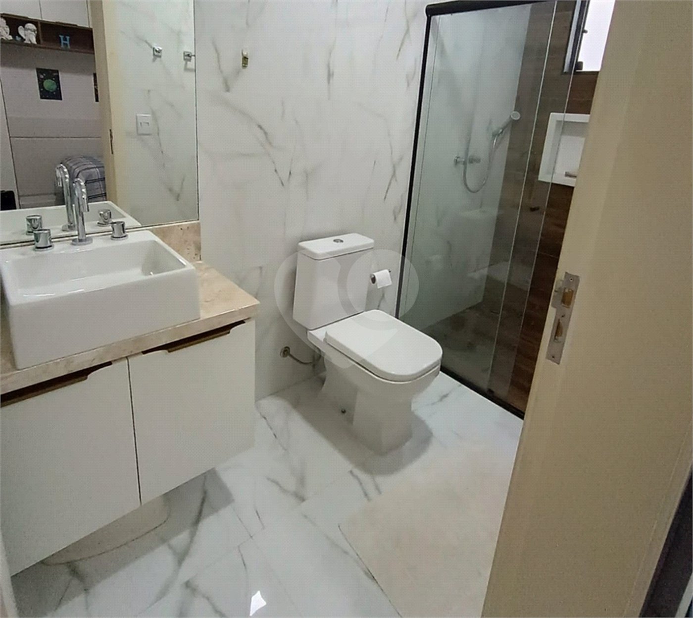 Casa à venda com 3 suítes no condomínio Granja Deolinda, Sorocaba - SP