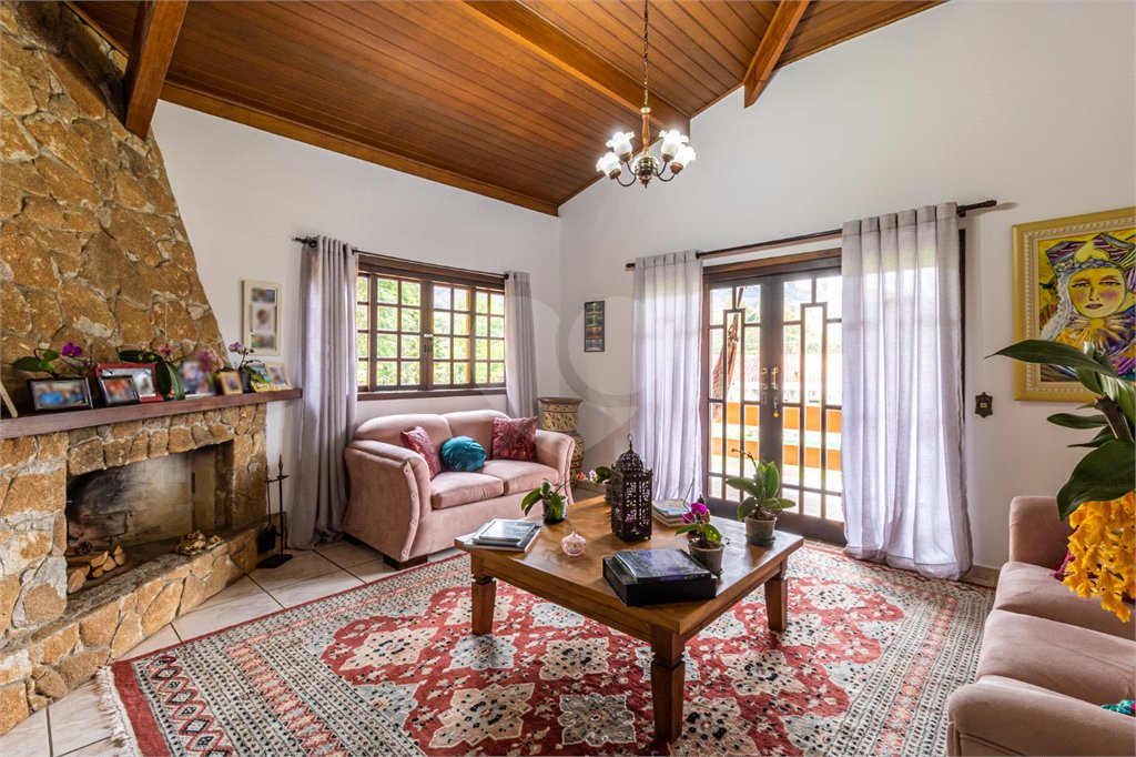 Chácara à venda com 4 quartos, sendo 2 suítes, em Portão, Atibaia, SP