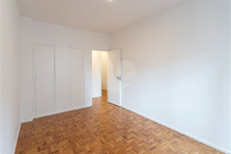 Apartamento à venda com 3 quartos, sendo 1 suíte, em Itaim Bibi, São Paulo, SP