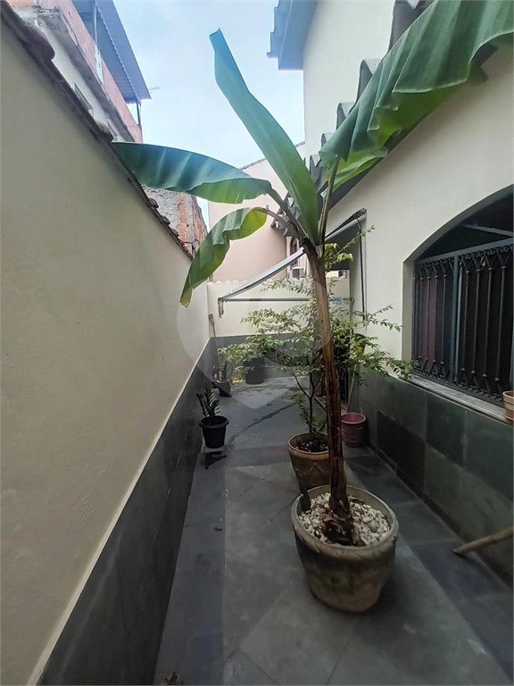 Casa à venda com 2 quartos, sendo 1 suíte, no condomínio Parque Central, Rio de Janeiro - RJ