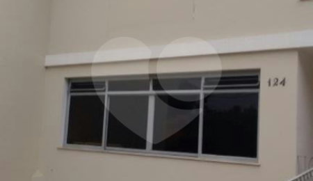 Sobrado à venda com 3 quartos, sendo 1 suíte,  em Parque Vitória, São Paulo, SP