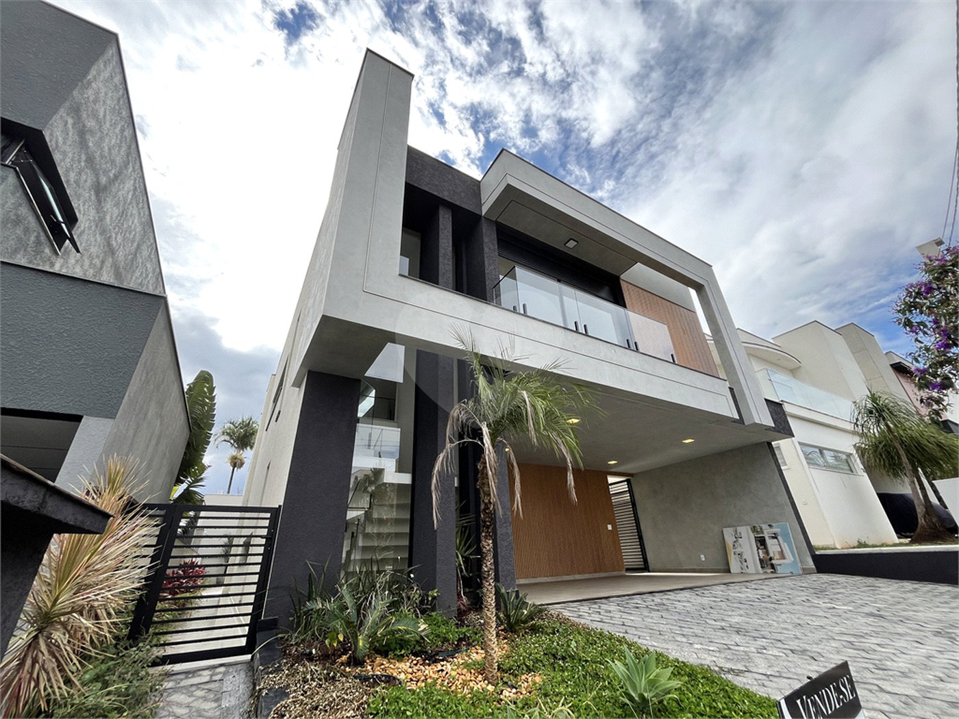 Casa à venda com 4 suítes no condomínio Mont Blanc, Sorocaba - SP