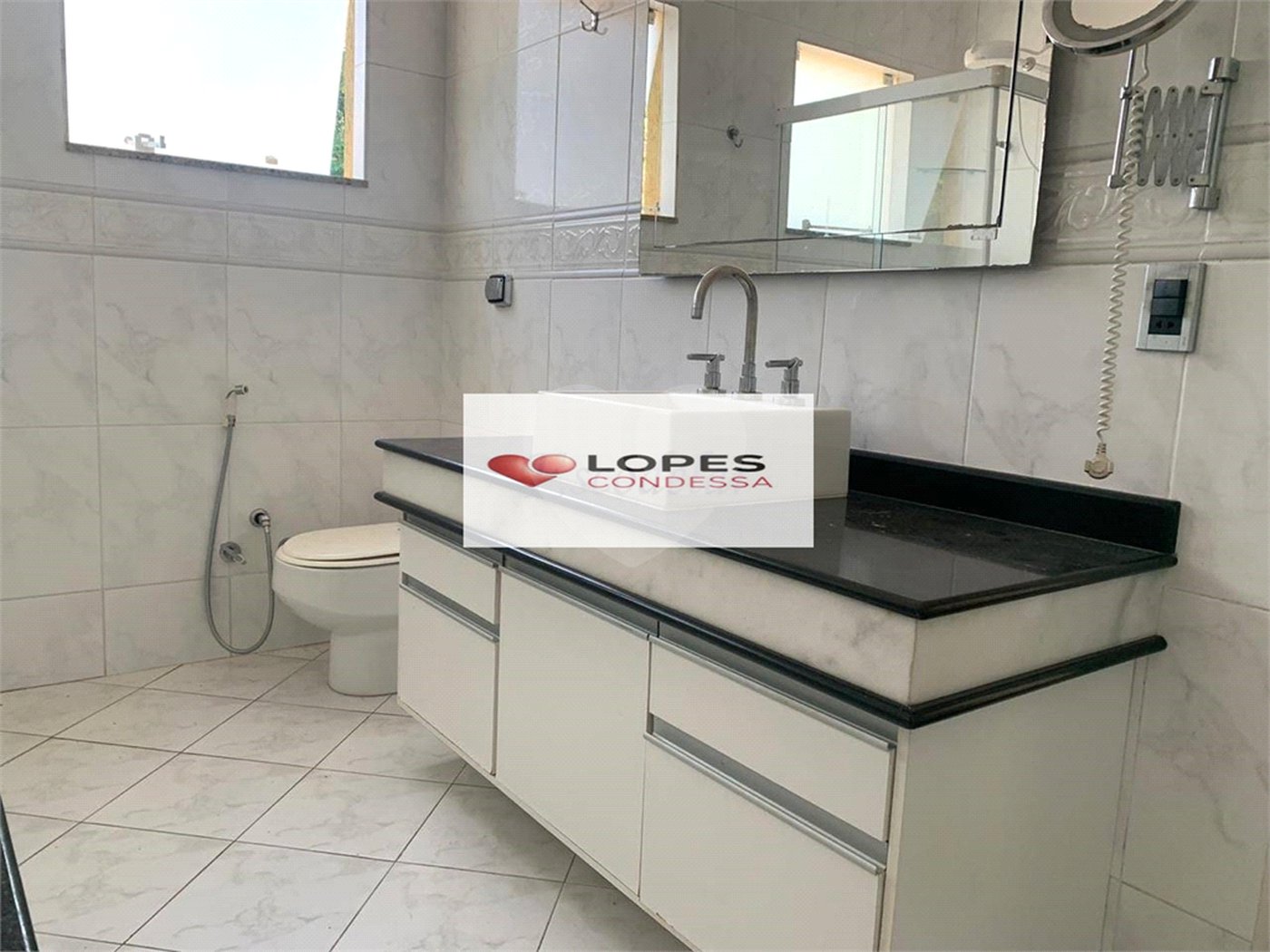 Casa à venda com 3 suítes no condomínio Alpes da Cantareira, Mairiporã - SP