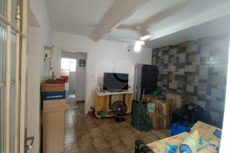 Casa à venda com 6 quartos, sendo 2 suítes, em Chora Menino, São Paulo, SP