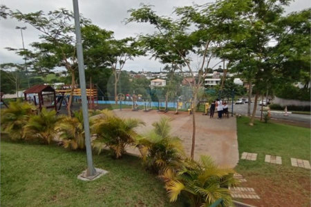 Casa à venda com 4 quartos, sendo 2 suítes, no condomínio Residencial Parque Esplanada, Votorantim - SP