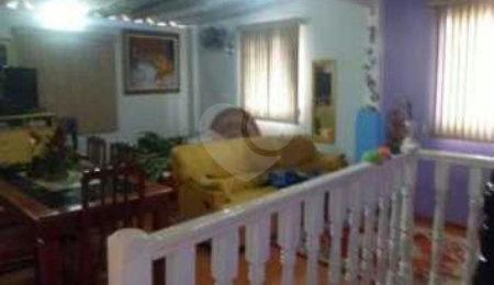 Casa à venda com 2 quartos, sendo 1 suíte,  no condomínio Travessa Carmem Lúcia Carneiro,88, São Paulo - SP
