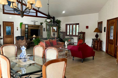 Casa à venda com 4 suítes no condomínio Residencial Vale das Laranjeiras, Indaiatuba - SP