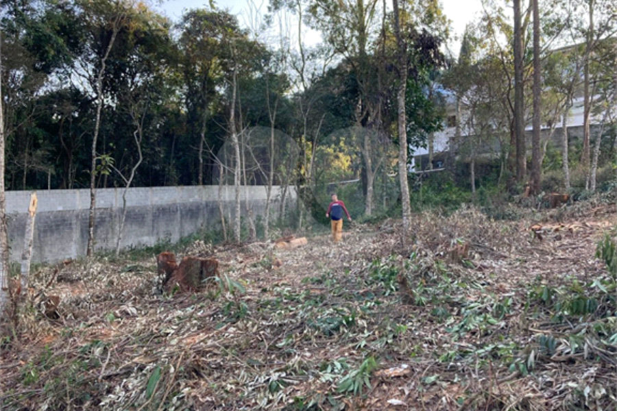 Terreno à venda no condomínio Suíça da Cantareira, Mairiporã - SP