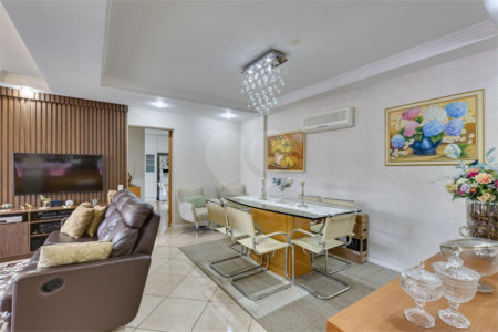 Apartamento à venda com 3 quartos, sendo 2 suítes, em Santo Amaro, São Paulo, SP
