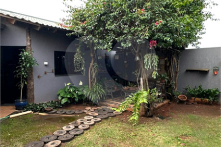 Casa à venda com 3 quartos, sendo 1 suíte,  no Centro, Ponta Porã, MS