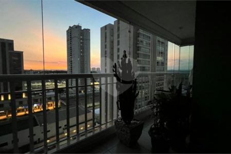 Apartamento à venda com 2 suítes em Condomínio Royal Park, São José dos Campos, SP
