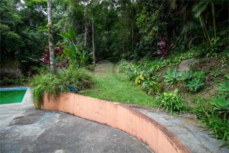 Chácara à venda com 4 quartos, sendo 2 suítes, em Vila Santa Rita, São Roque, SP